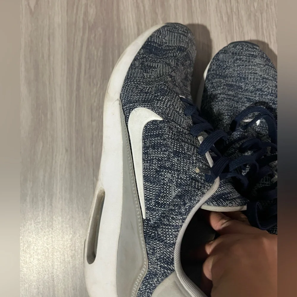 Nike Men's Blue and White Knit Sneakers size 13 - Picture 5 of 7